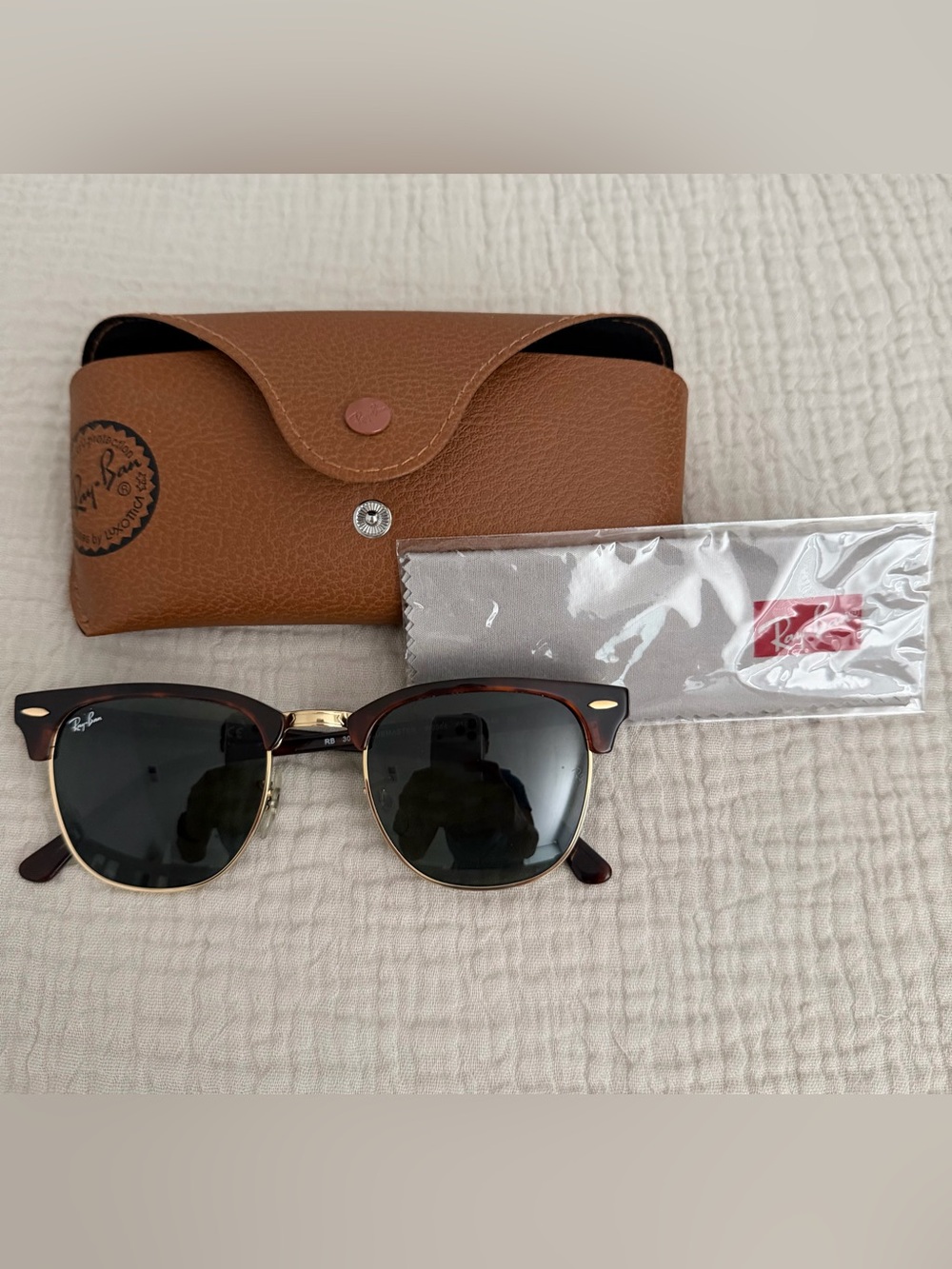Ray-Ban Clubmaster Tortoise Sunglasses w/ Case and Cloth
